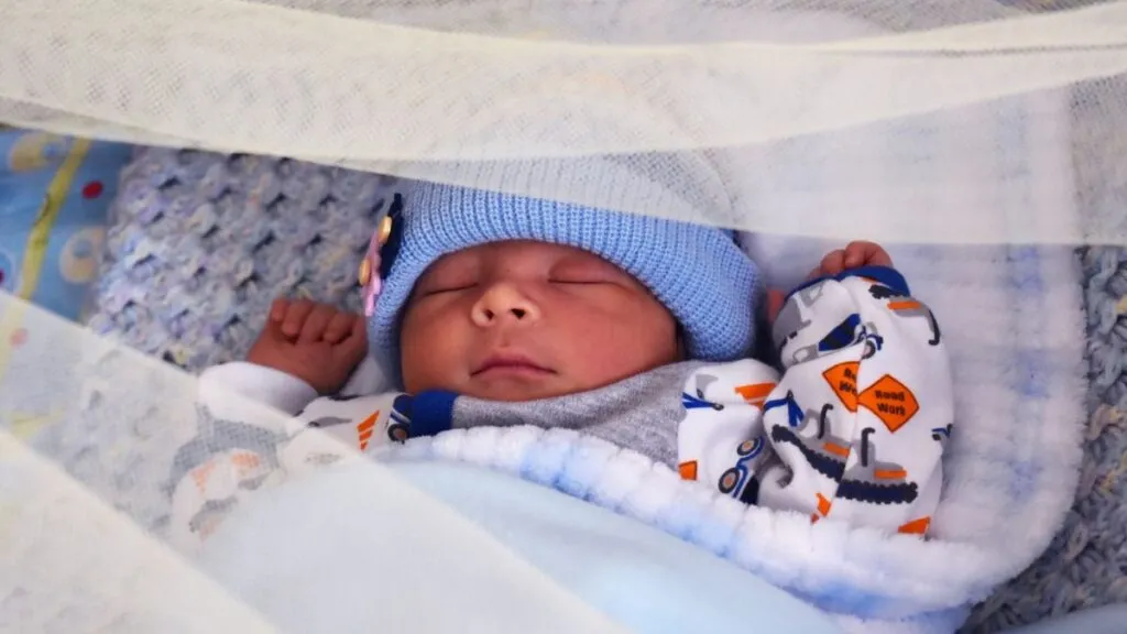 baby sleeping after cosleeping